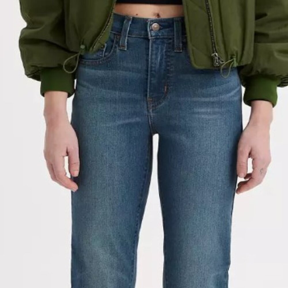 Levi's - Picture 2 of 4